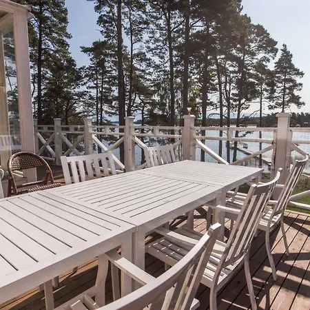 Villa Harald - Beachfront Hitis