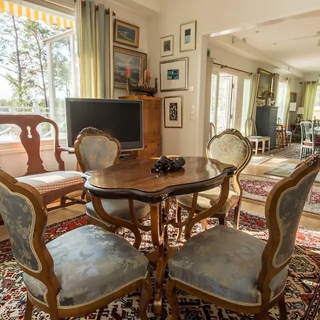 Harald - Beachfront Hitis