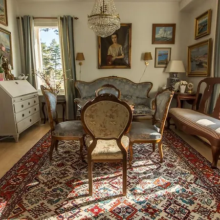 Harald - Beachfront Hitis