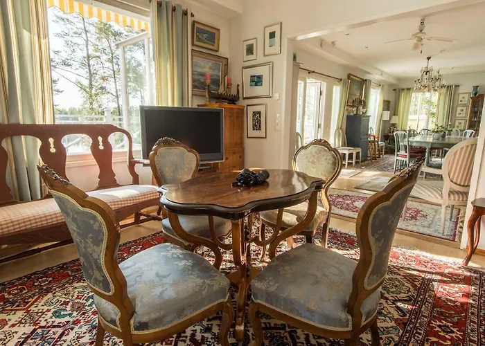 Harald - Beachfront Hitis